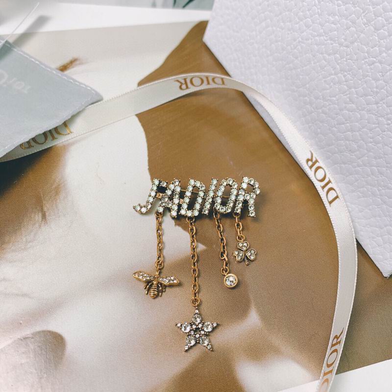 LV Brooch 12yxx21
